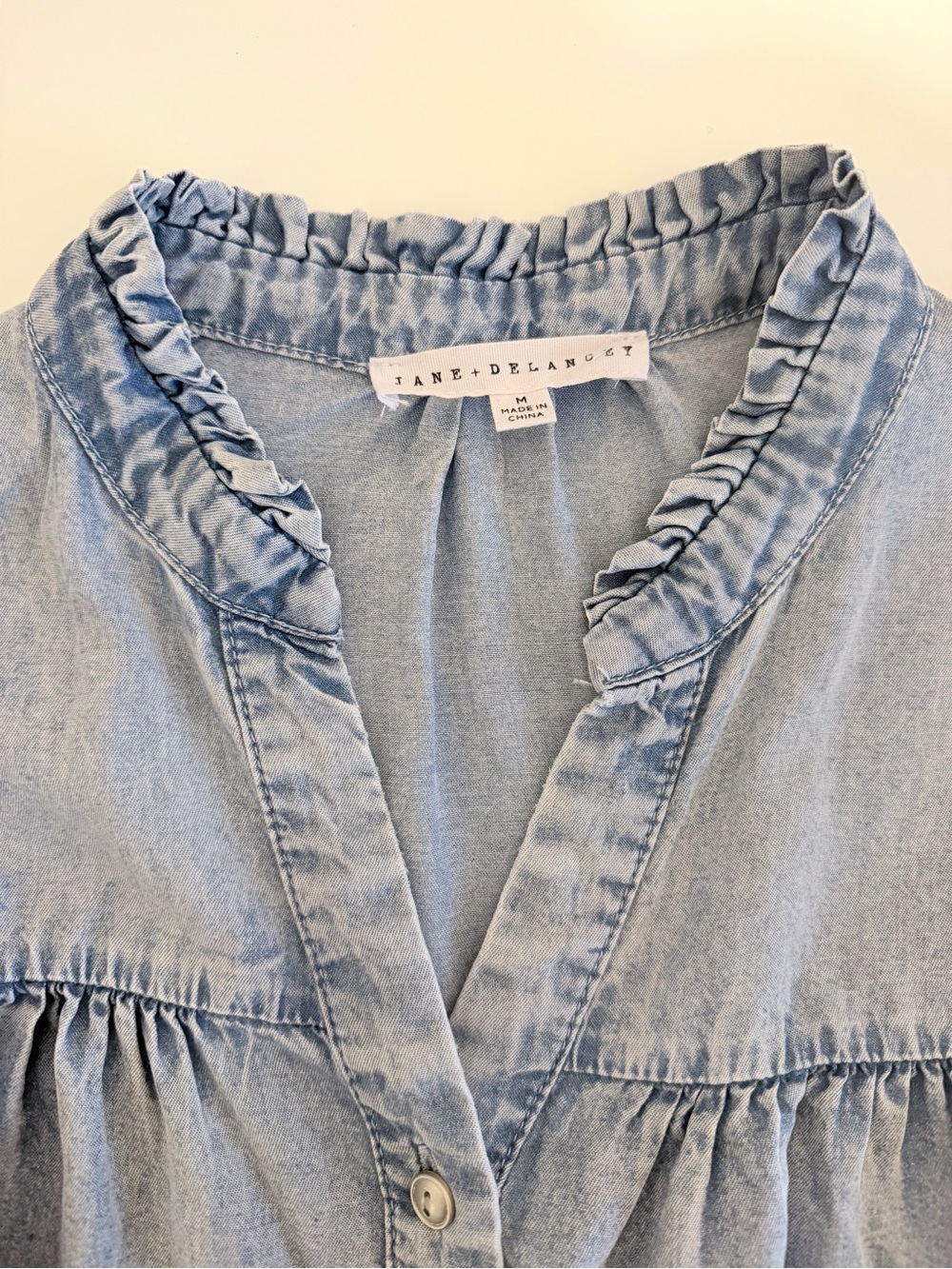Jane + Delancey Chambray Ruffle Blouse | M | 100% Lyocell Button Front - Picture 4 of 9